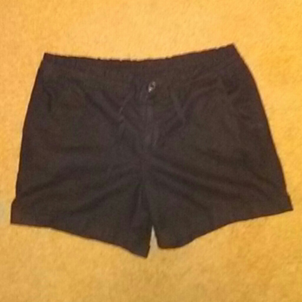 ⭐5/$20⭐Shorts - Picture 2 of 5